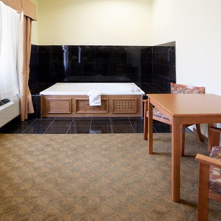 Holiday Inn Express Hotel & Suites Zapata By Ihg Exteriör bild