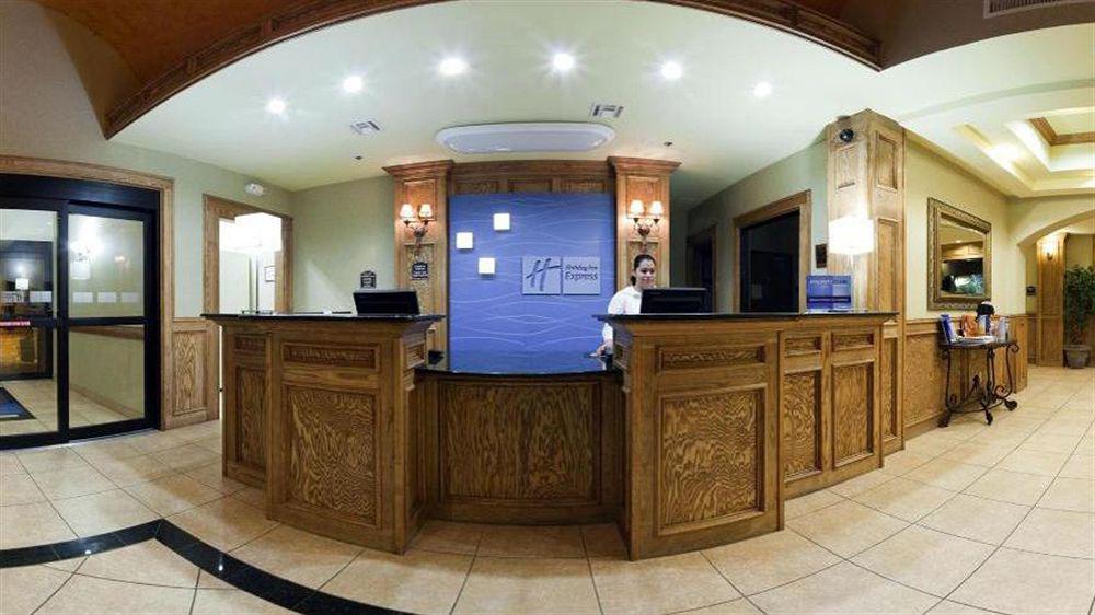 Holiday Inn Express Hotel & Suites Zapata By Ihg Exteriör bild