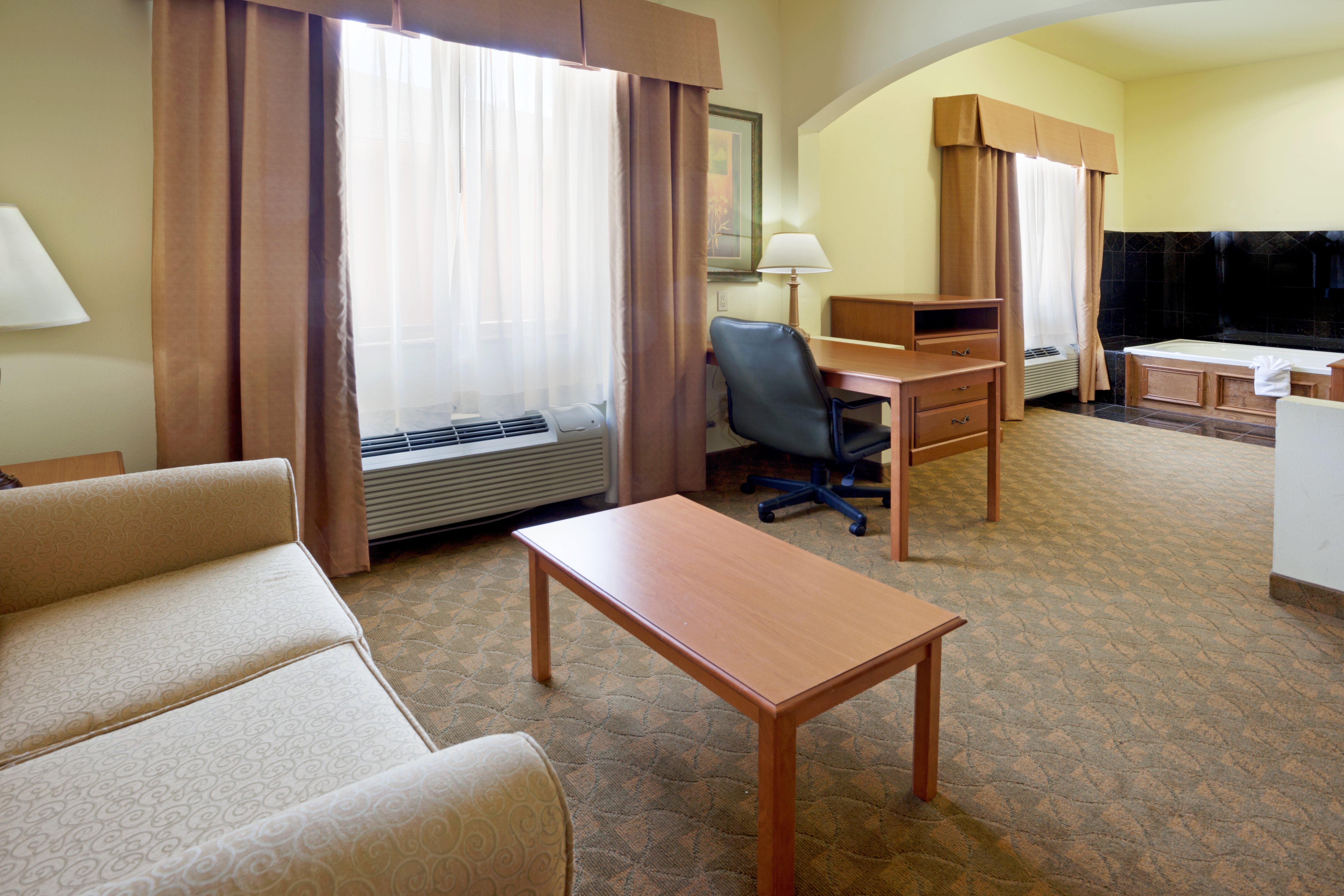 Holiday Inn Express Hotel & Suites Zapata By Ihg Exteriör bild
