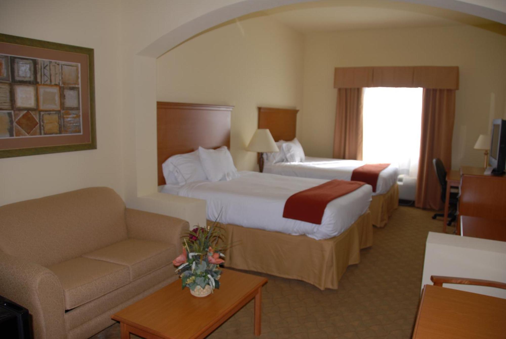 Holiday Inn Express Hotel & Suites Zapata By Ihg Exteriör bild