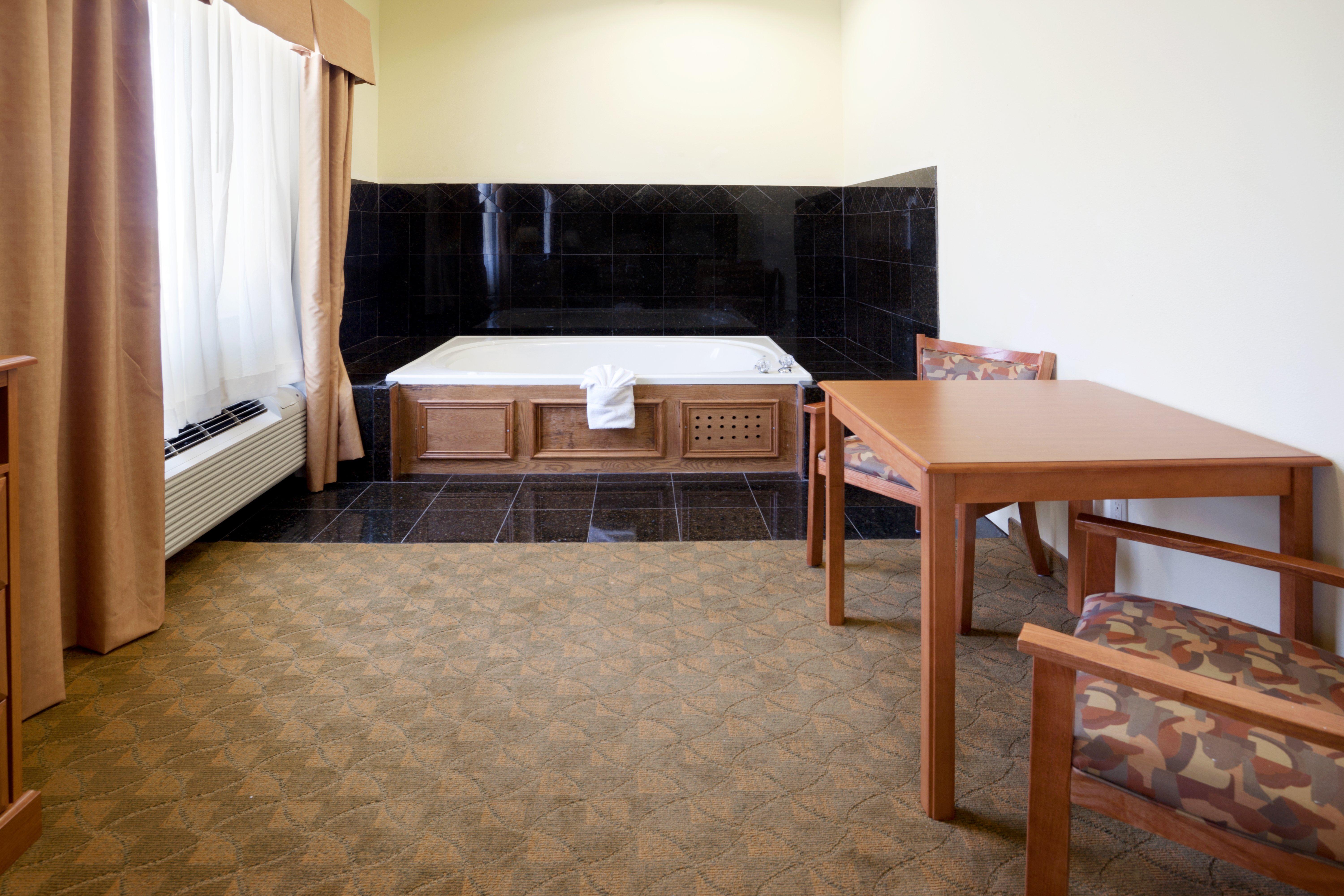 Holiday Inn Express Hotel & Suites Zapata By Ihg Exteriör bild