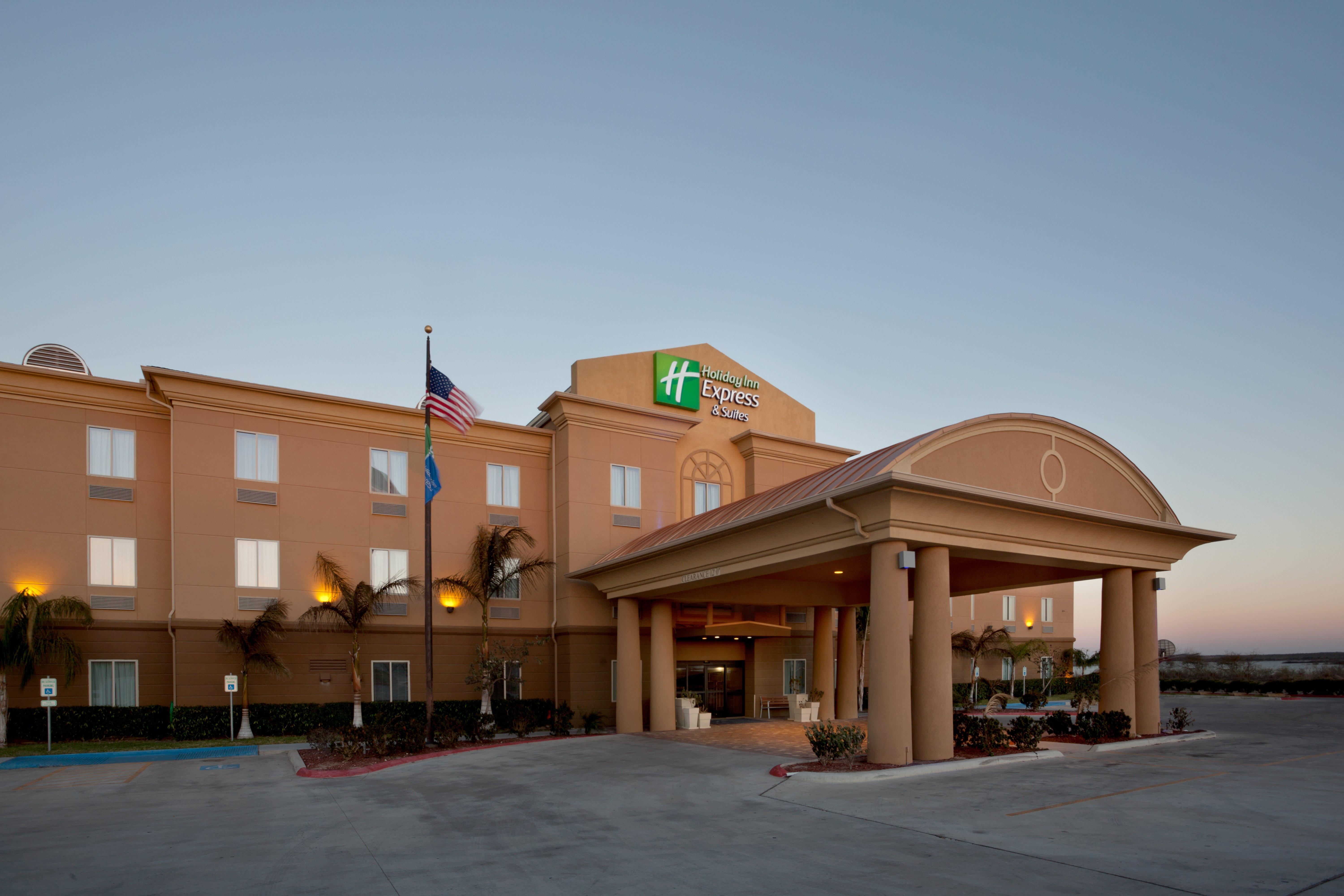 Holiday Inn Express Hotel & Suites Zapata By Ihg Exteriör bild
