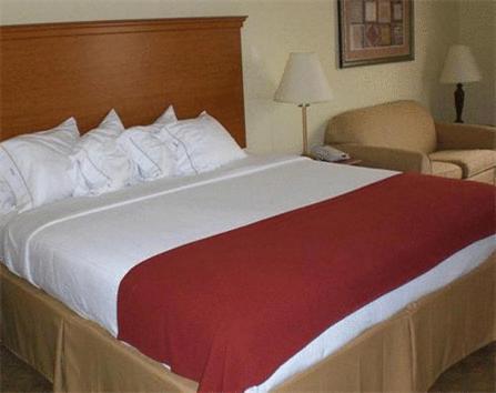 Holiday Inn Express Hotel & Suites Zapata By Ihg Exteriör bild