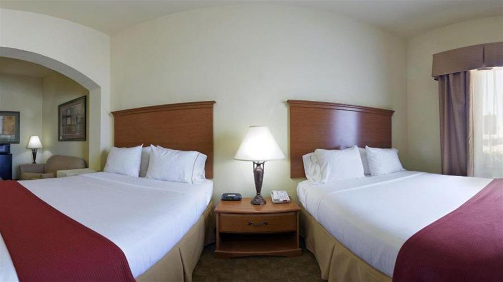 Holiday Inn Express Hotel & Suites Zapata By Ihg Exteriör bild