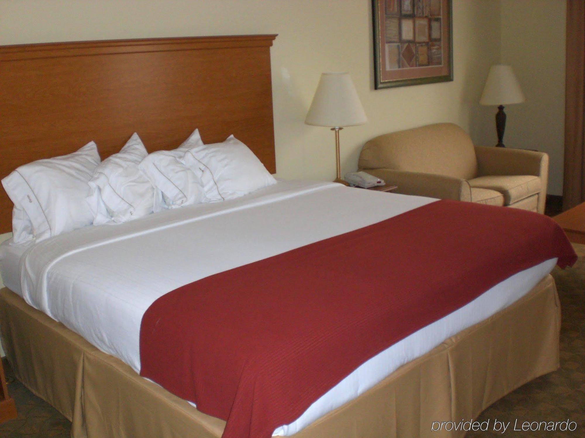 Holiday Inn Express Hotel & Suites Zapata By Ihg Rum bild